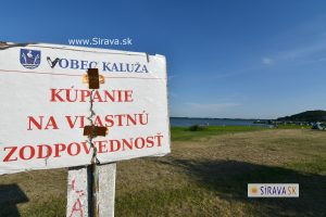 Pláž a kemp pri bazéne – Kaluža